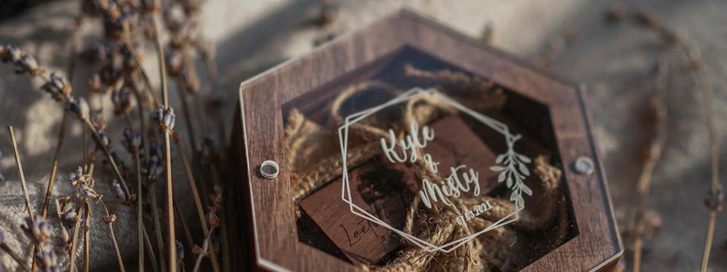 USB boxes for photographers for flash drives and refined client presentation