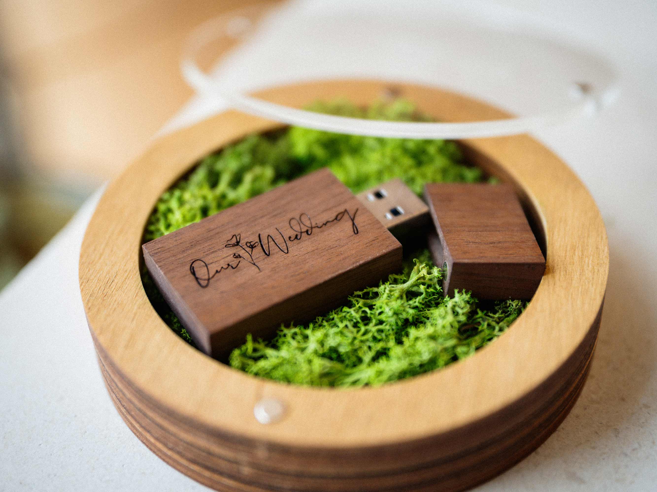 Open Gold Oak USB box with wooden flash drive and stabilized green Scandinavian moss