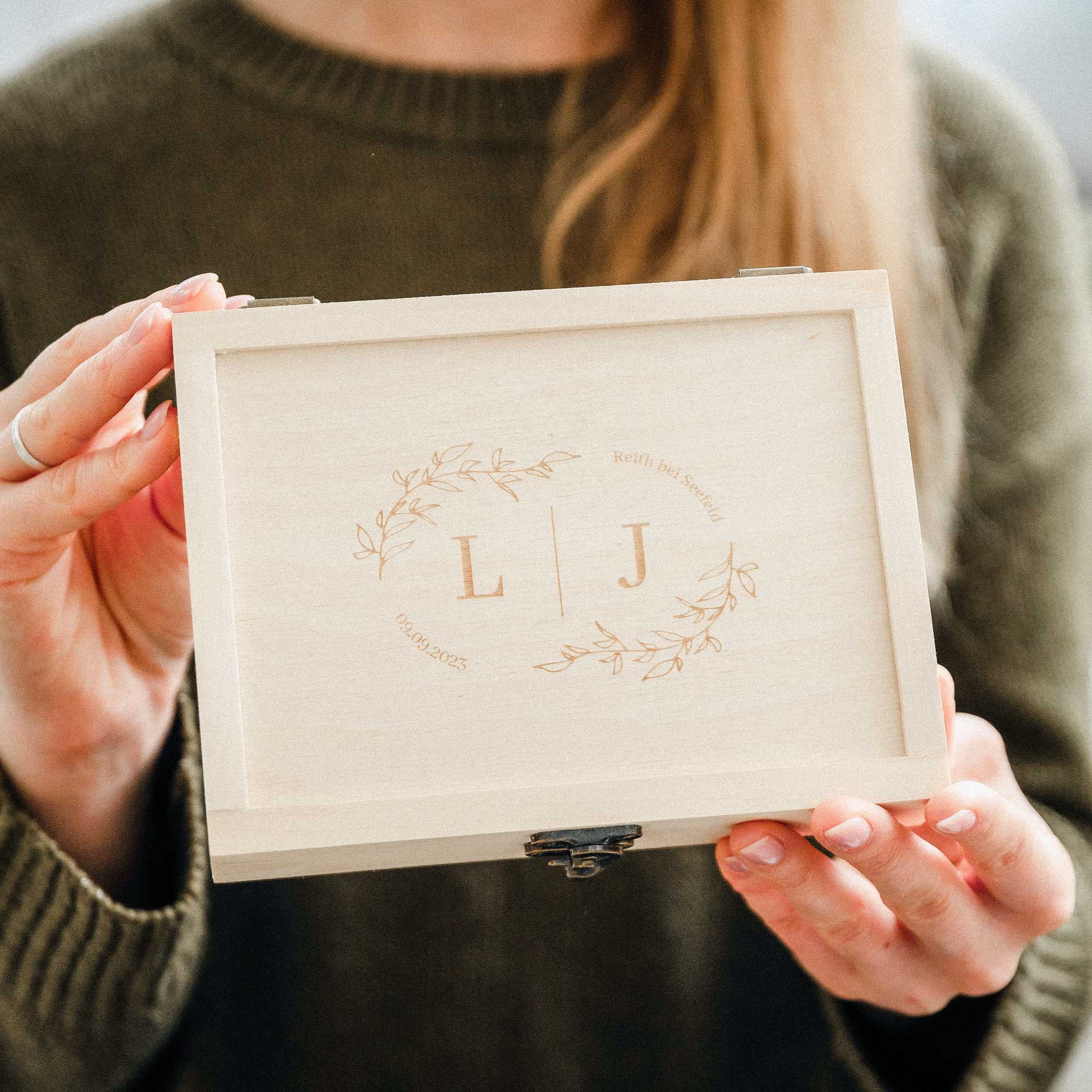Natural Wood Photo Box – An Elegant Keepsake for Weddings & More - NZHANDICRAFT
