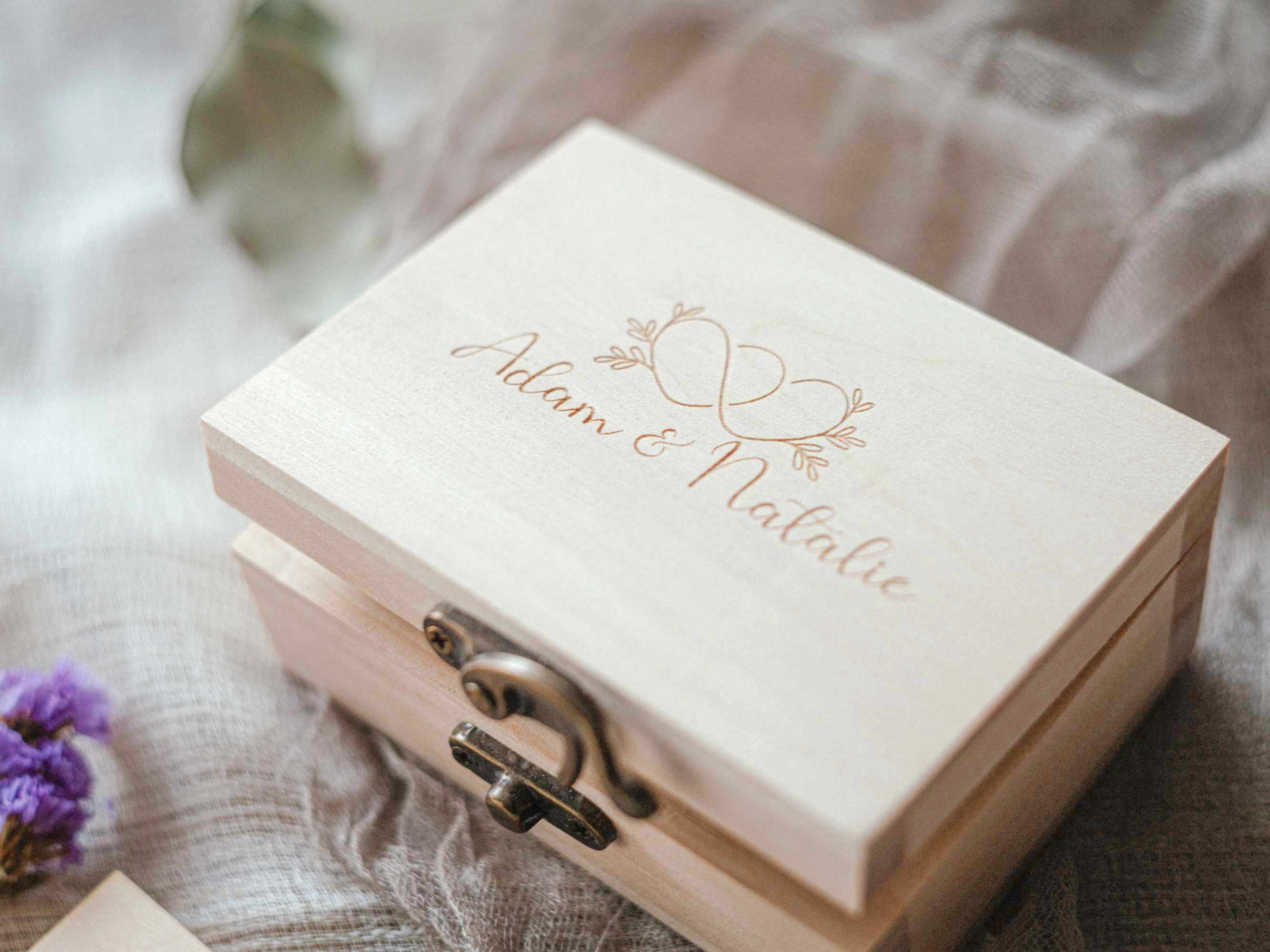 Natural wooden USB box with personalized lid engraving