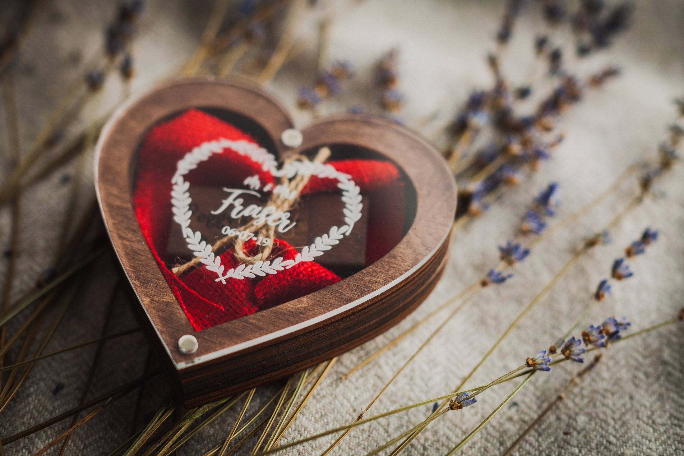 Heart USB box with acrylic lid and wooden flash drive