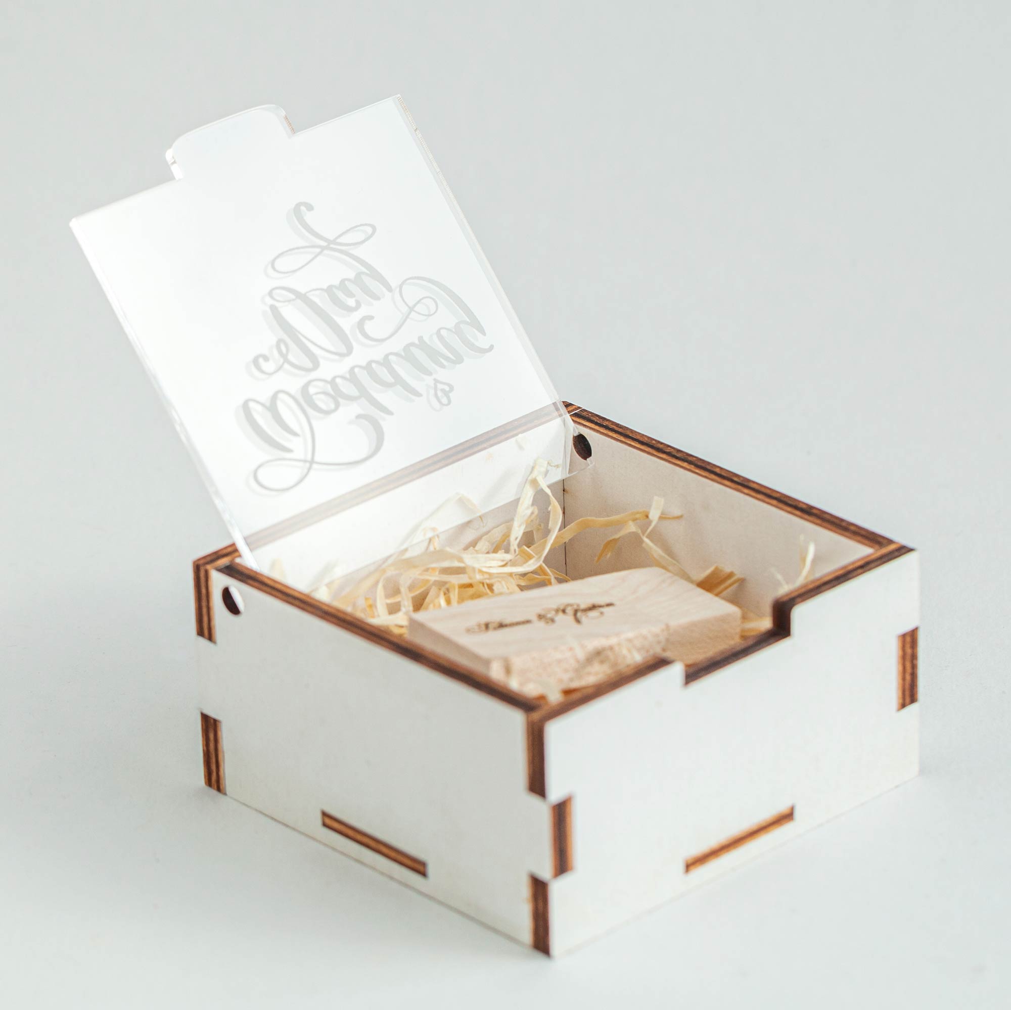 White wooden USB box with acrylic lid and personalized engraving