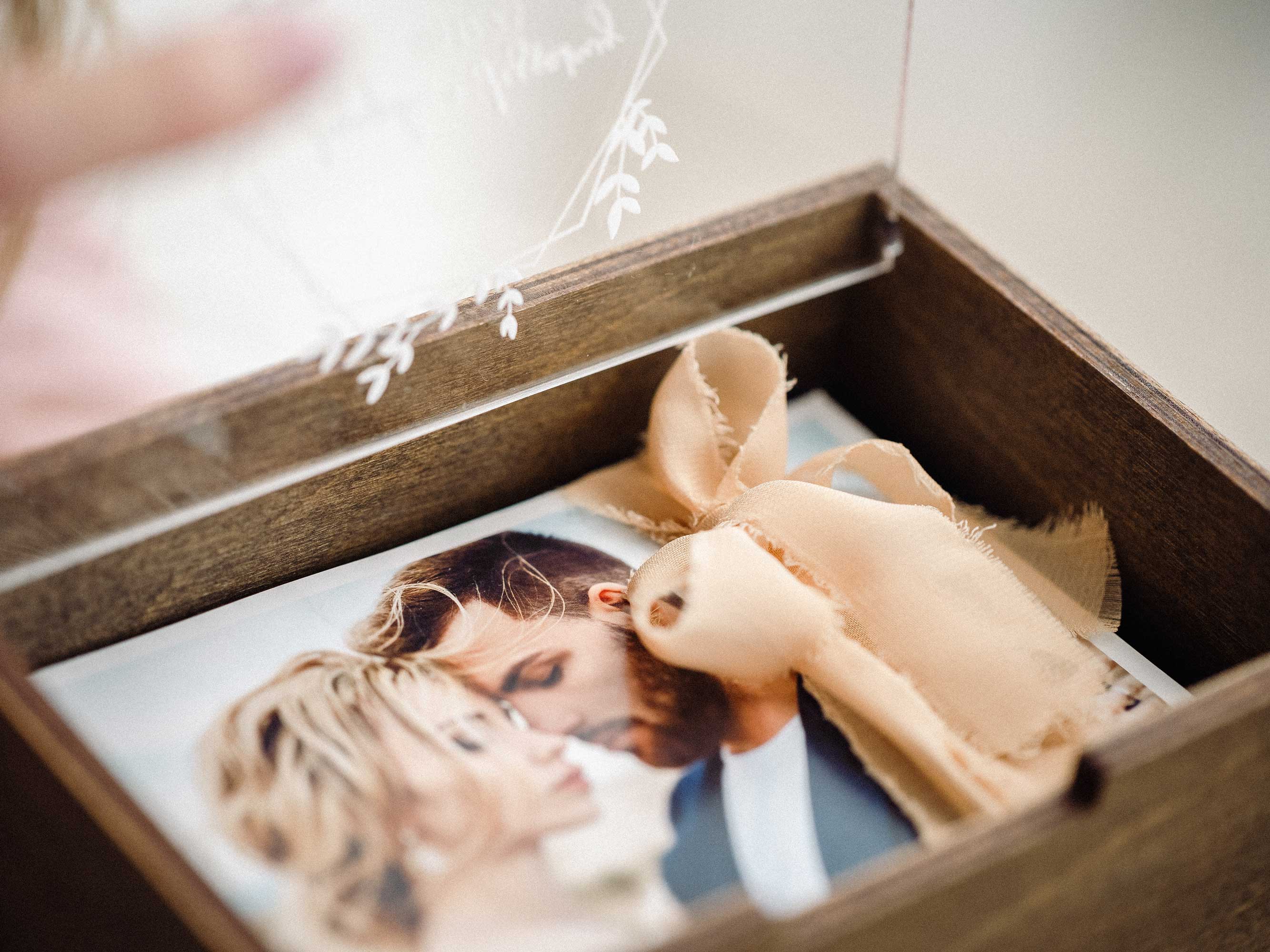 Wedding Photo Box with Acrylic Lid & USB 3.0 Flash Drive - Personalized Photography Gift (holds 250 photos) - NZHANDICRAFT