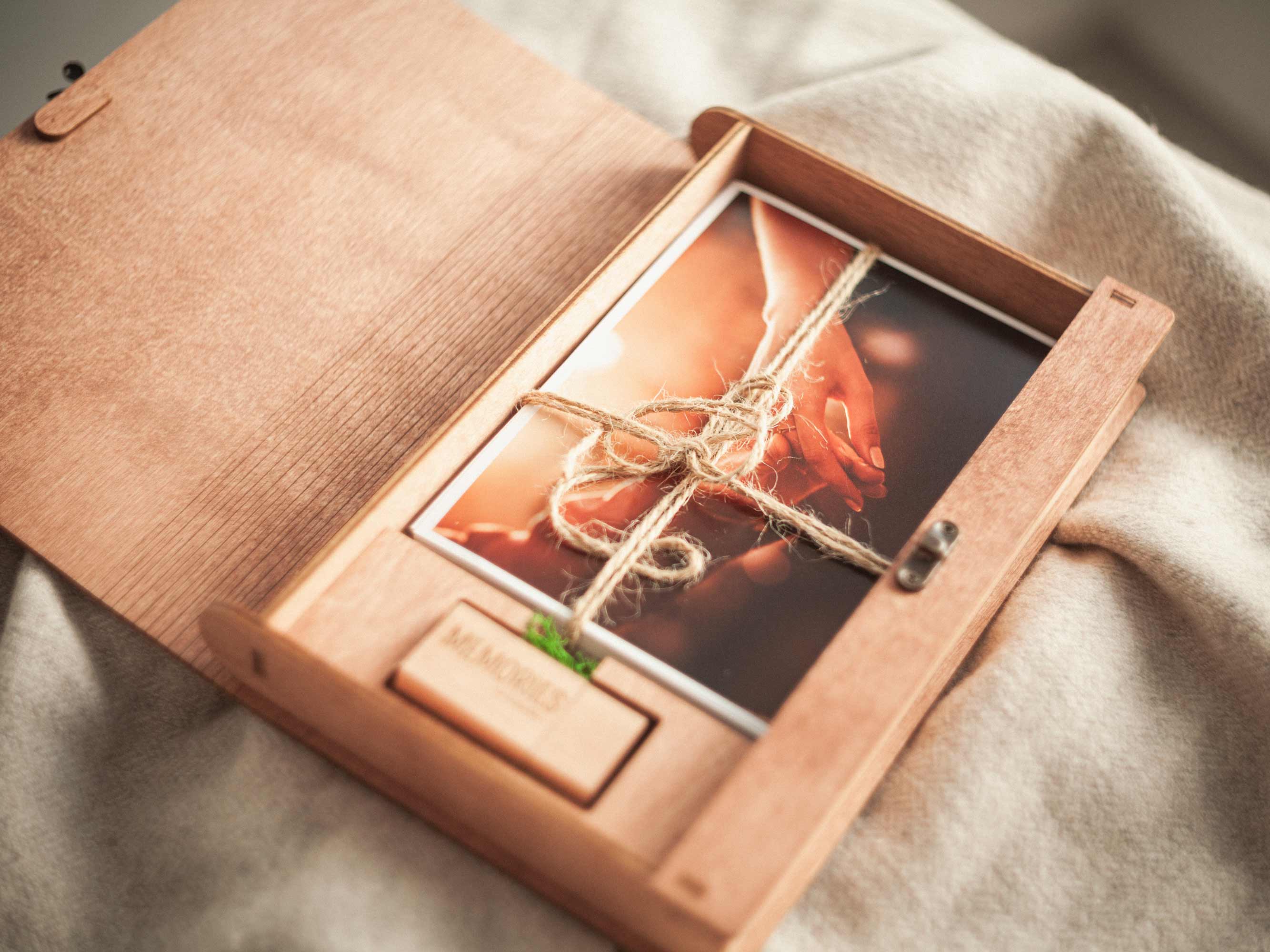 Boîte à photos en bois et clé USB – Souvenir personnalisé pour le jour du mariage