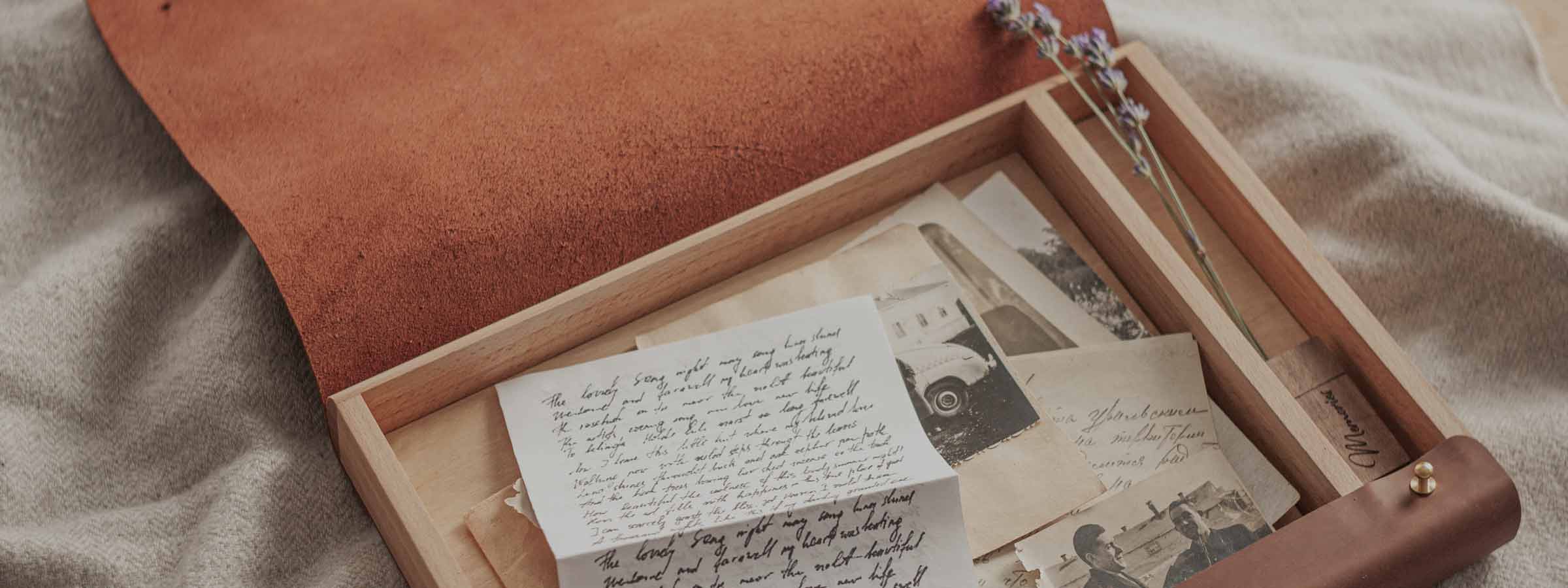 Leather photo boxes for photographers for wedding prints and premium client presentation