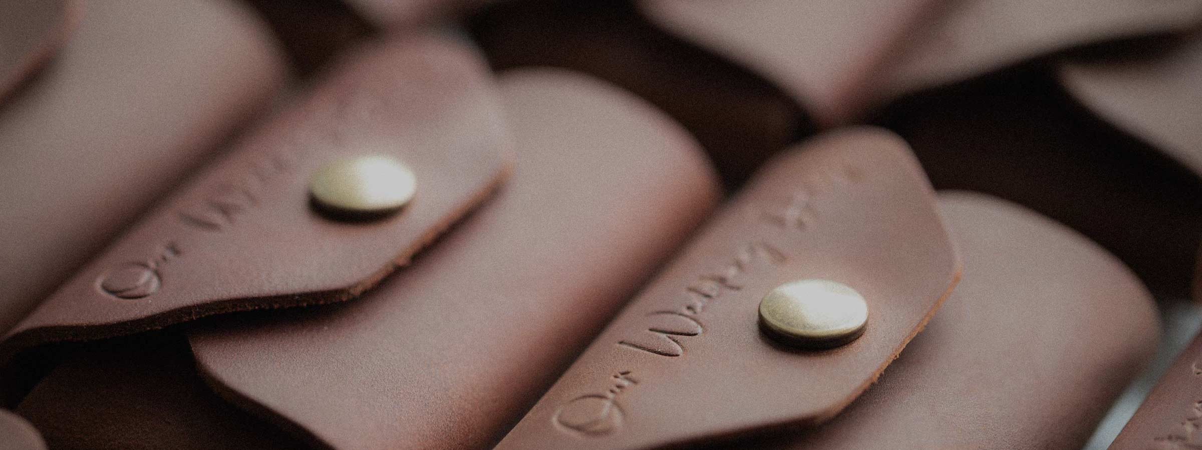 Leather USB cases for photographers for flash drives and premium client presentation