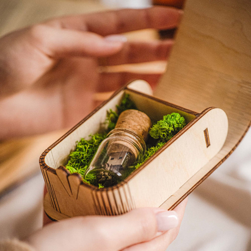 Glass Bottle USB 3.0 Flash Drive in Personalized Maple Wooden Box with Moss, Unique Gift - NZHANDICRAFT
