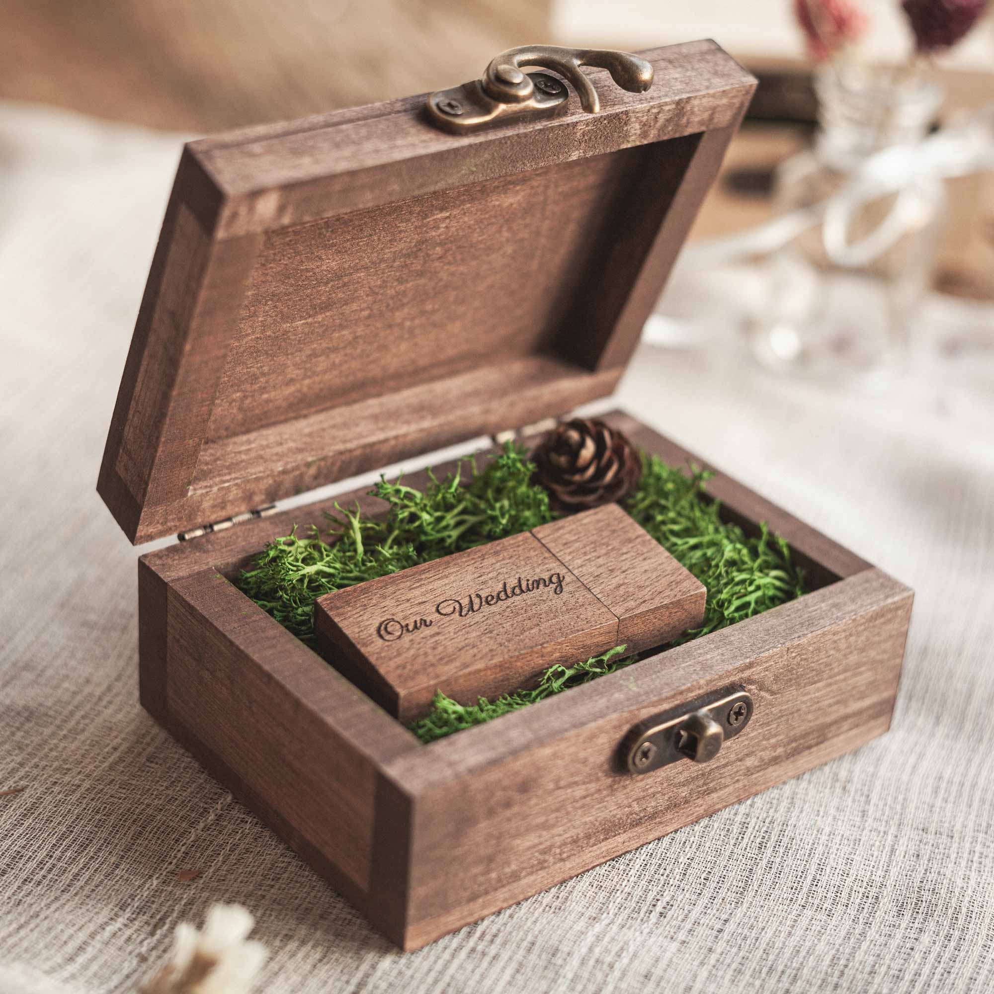 Scatola USB personalizzata incisa con opzione USB 3.0 per matrimoni
