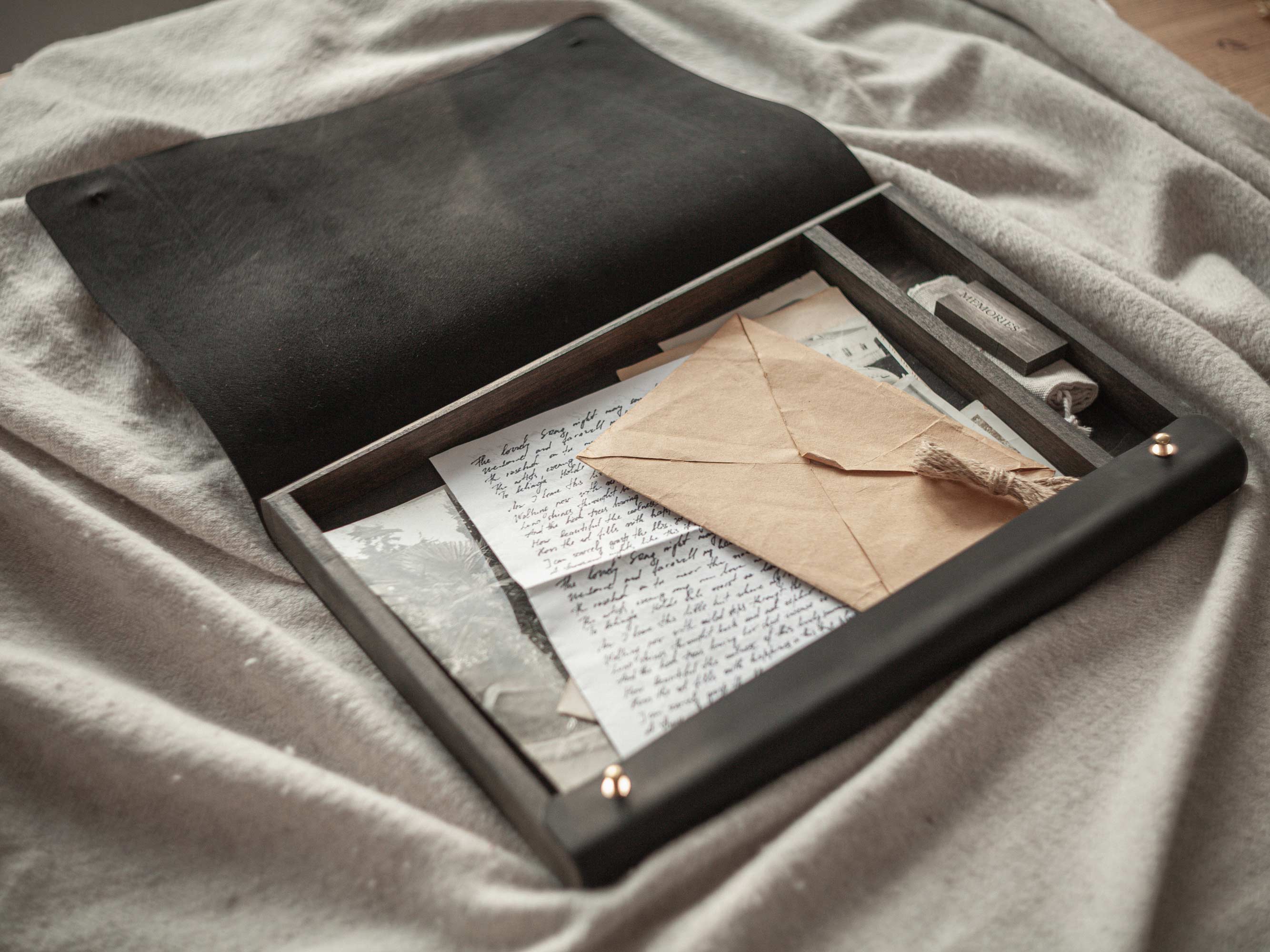 Memorial & Family Letters - Black Leather Box - NZHANDICRAFT