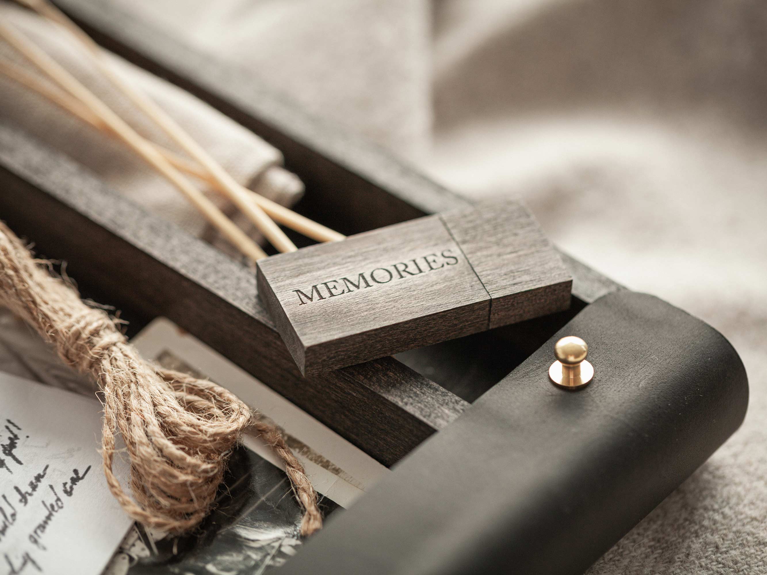 Memorial & Family Letters - Black Leather Box - NZHANDICRAFT