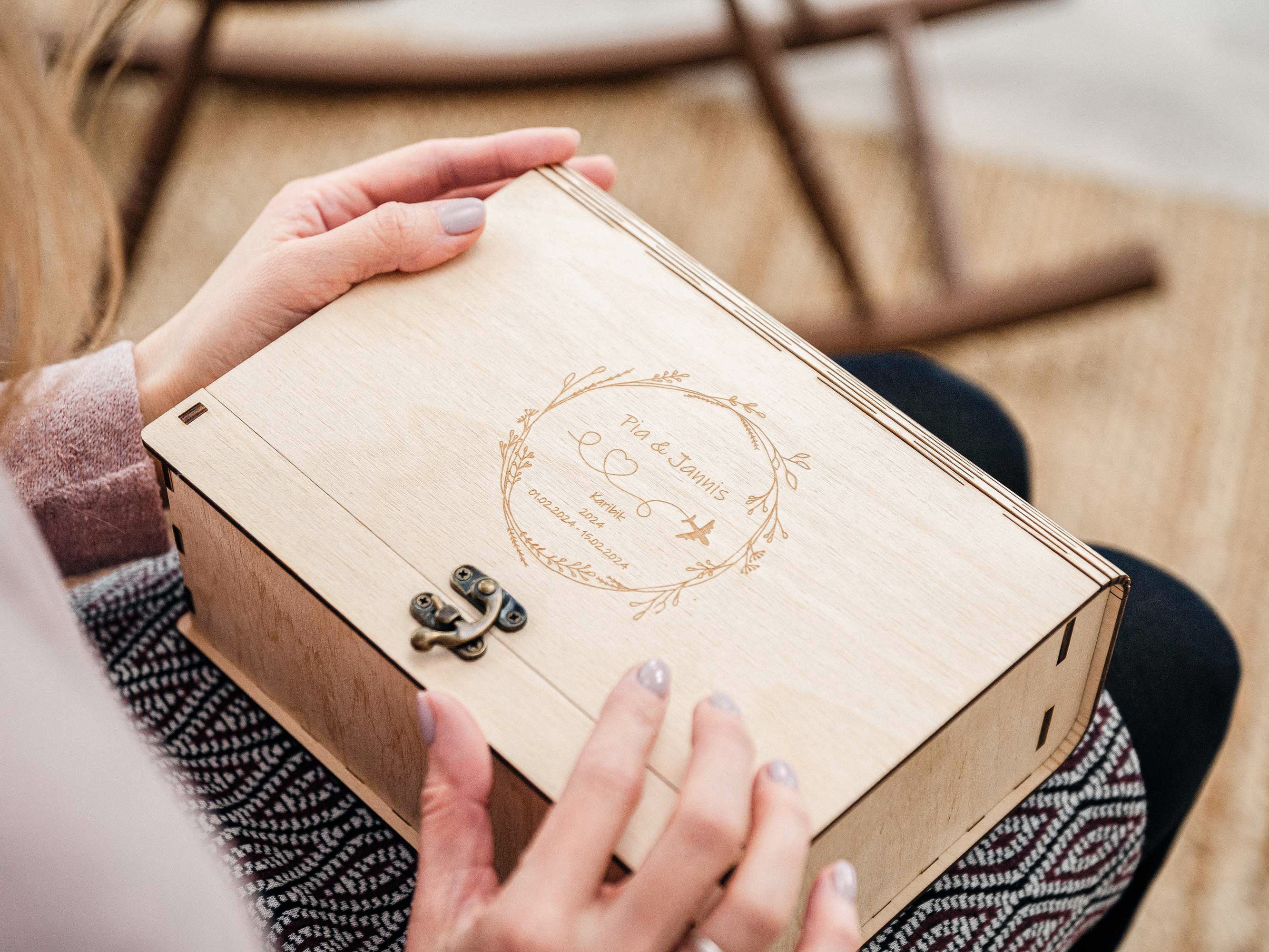 Natural Wooden Photo Box – Personalized Gift for Families & Friends - NZHANDICRAFT