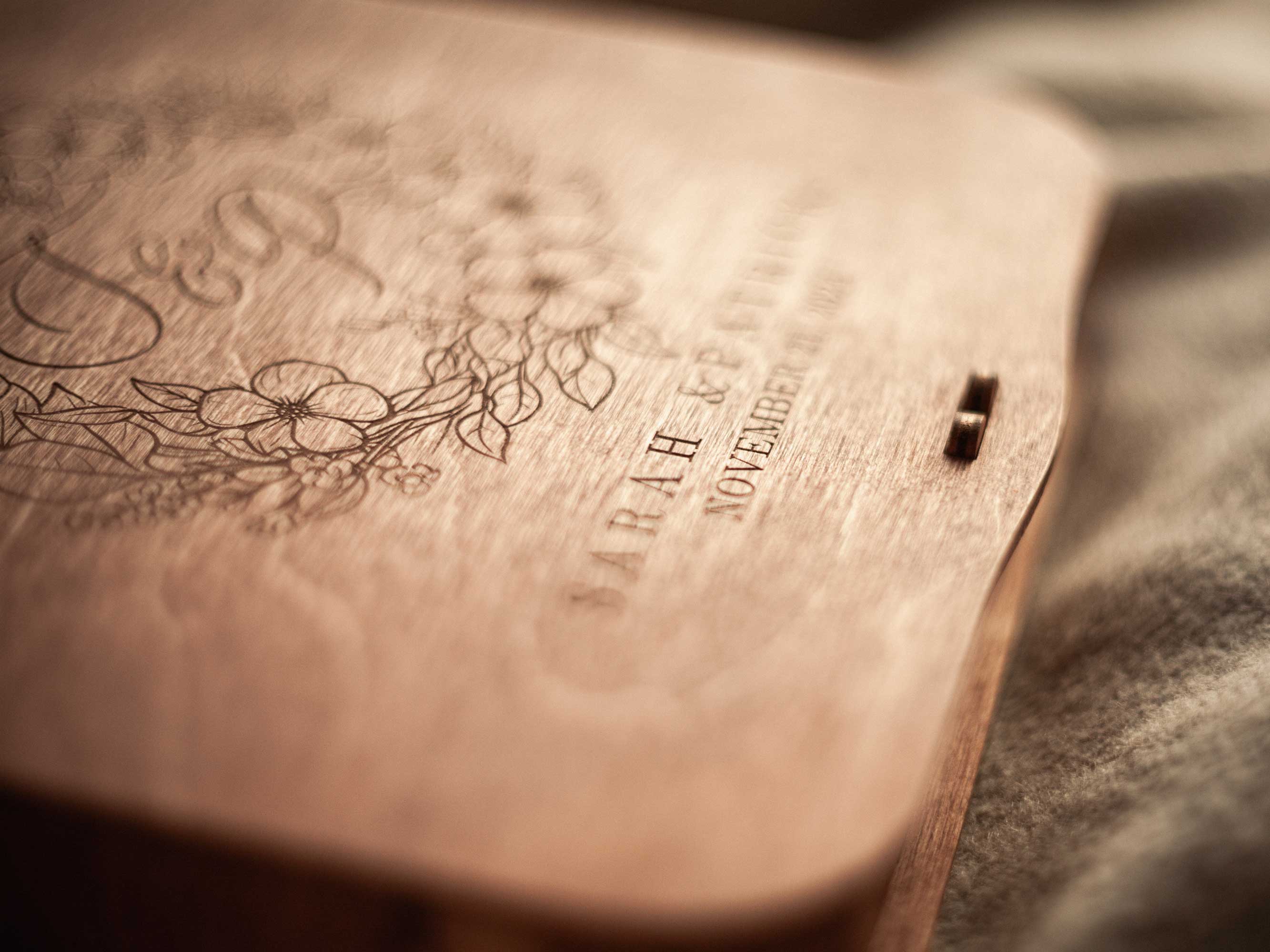 Personalisiertes Holz-Fotobox mit USB – Geschenk für Paare