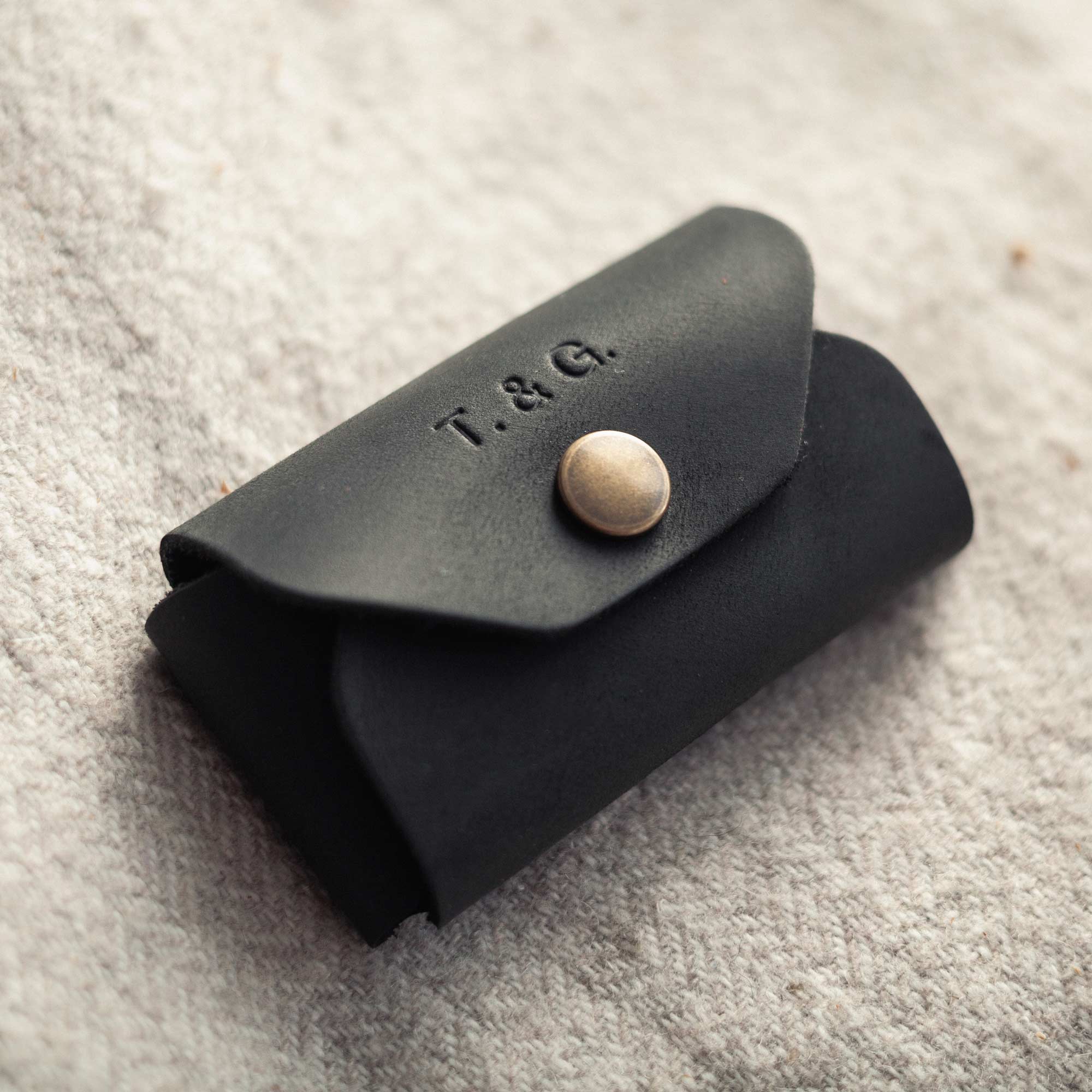 Étui USB premium en cuir cognac avec initiales