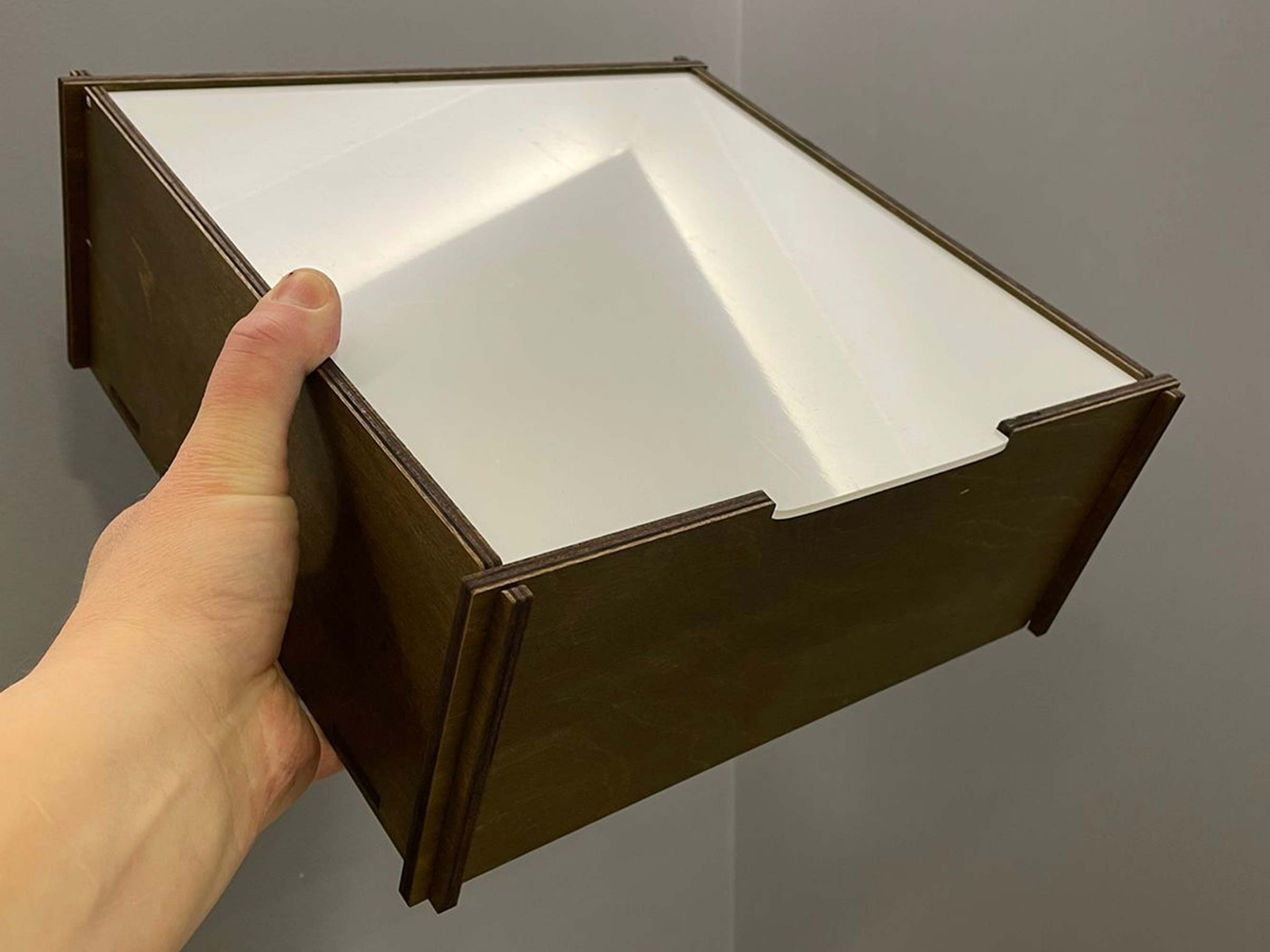 Confezione regalo in legno personalizzata con coperchio acrilico per presentazioni eleganti