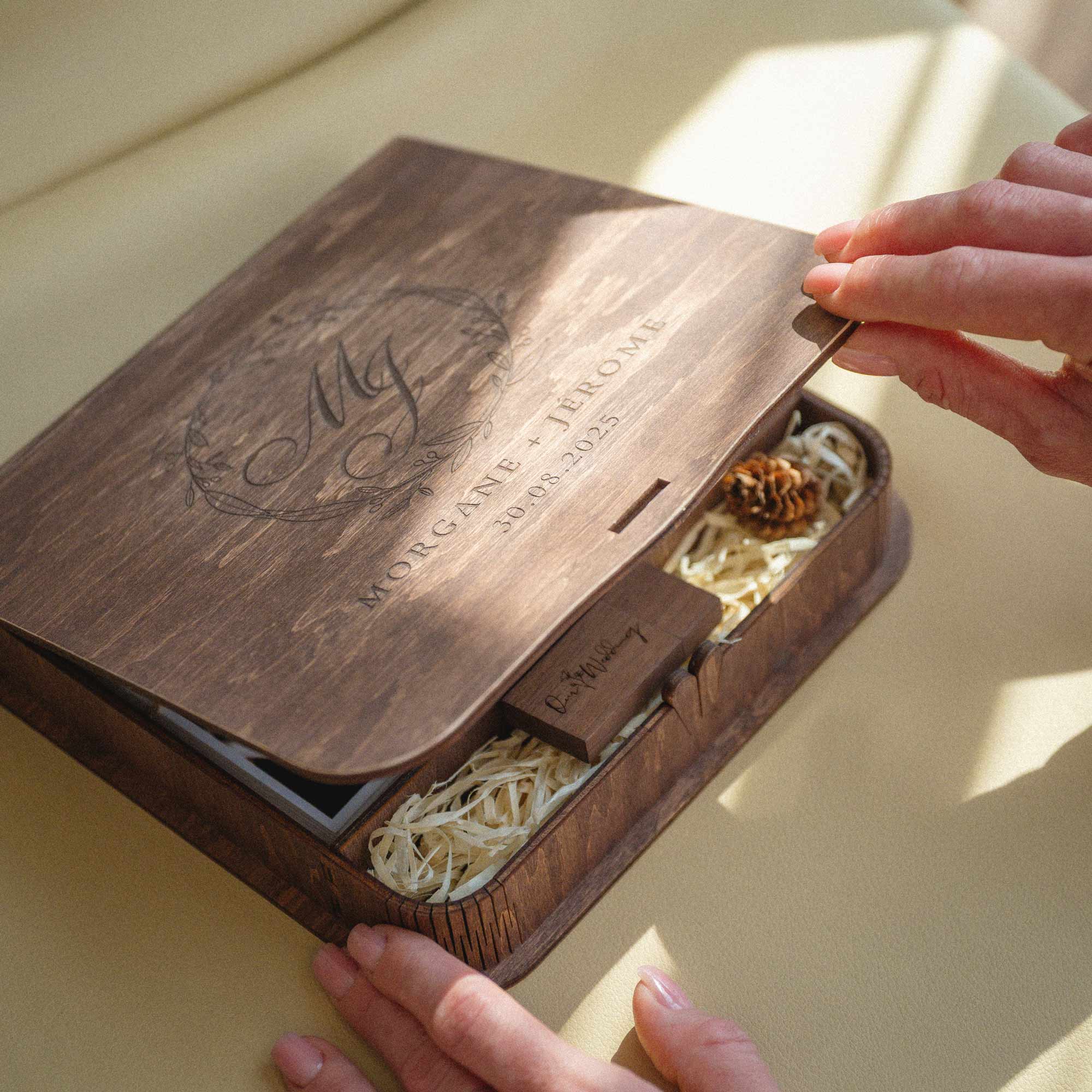 Personalized vintage style wooden photo box with USB, opening lid with engraved initials and names