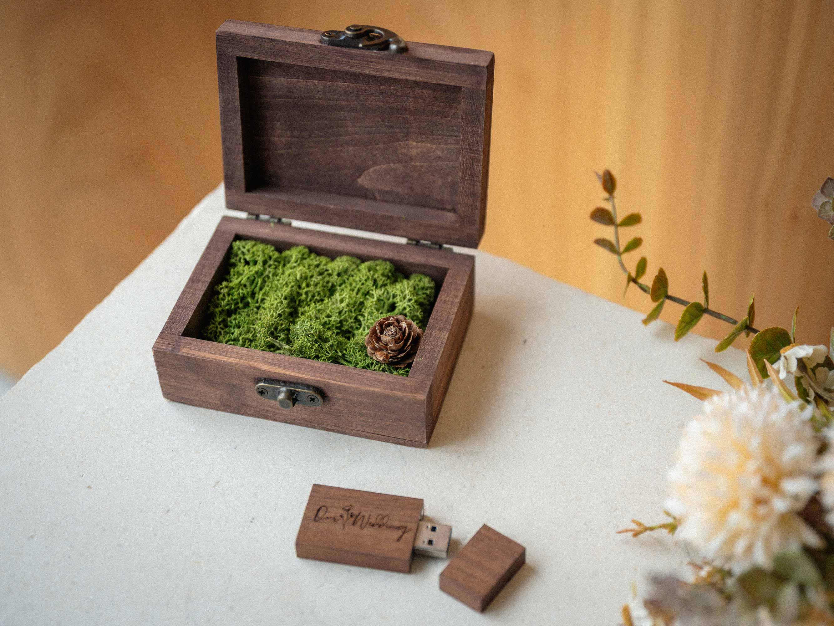 Walnut wooden USB box with moss and separate engraved wooden flash drive