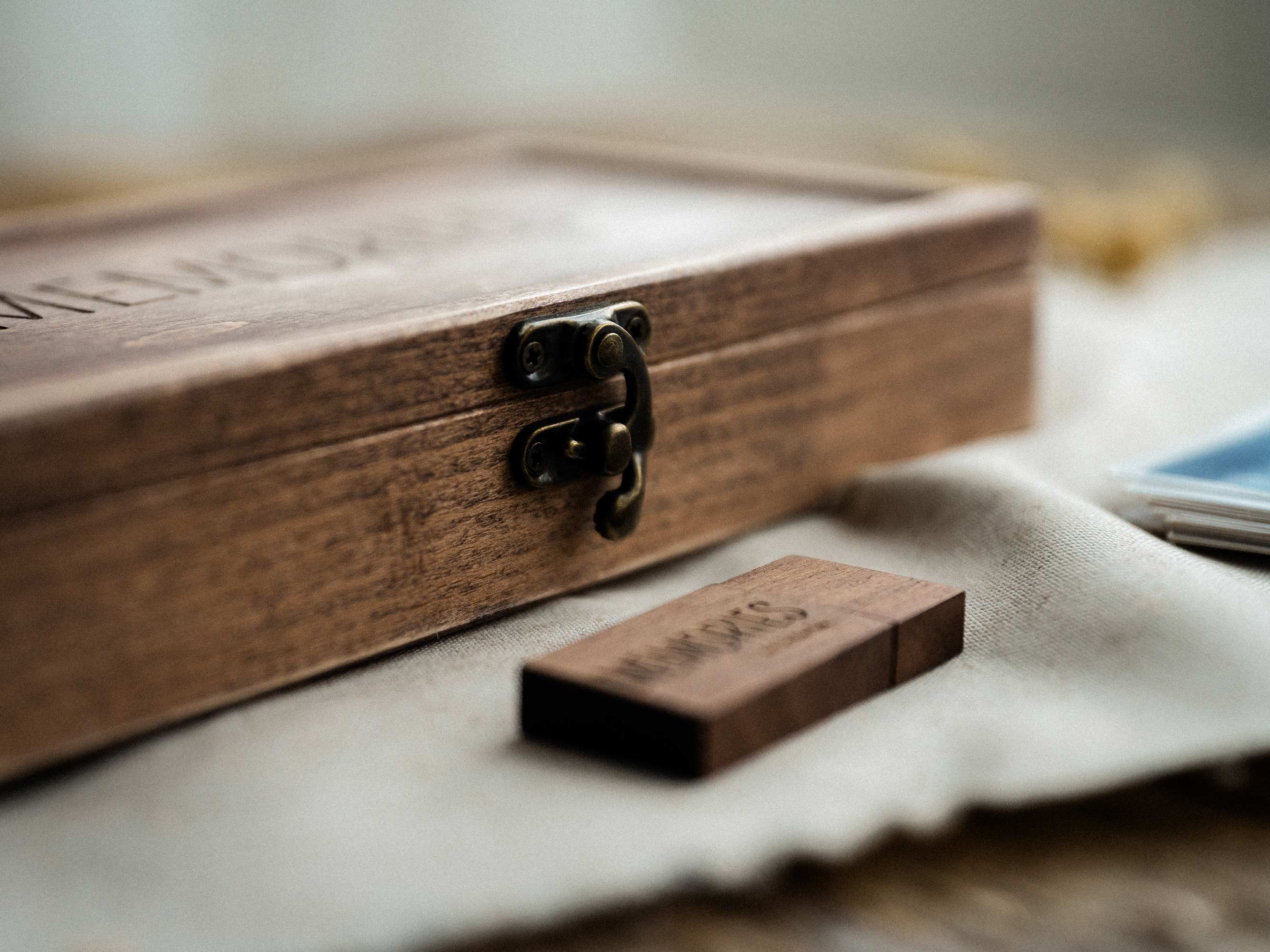 Wedding Keepsake Photo Box with Wedding USB 3.0 Drive in Vintage Style - NZHANDICRAFT