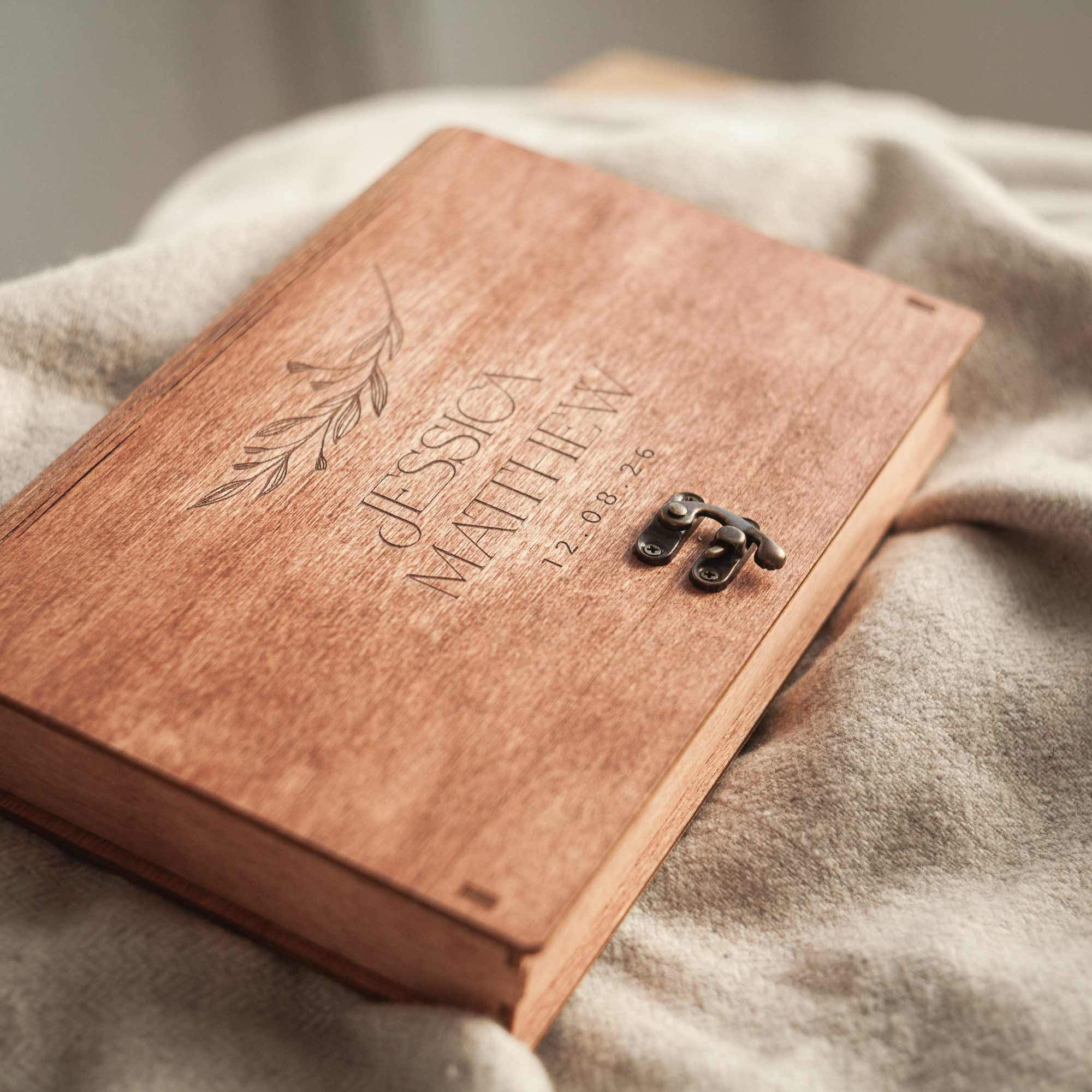 Boîte à photos en bois et clé USB – Souvenir personnalisé pour le jour du mariage