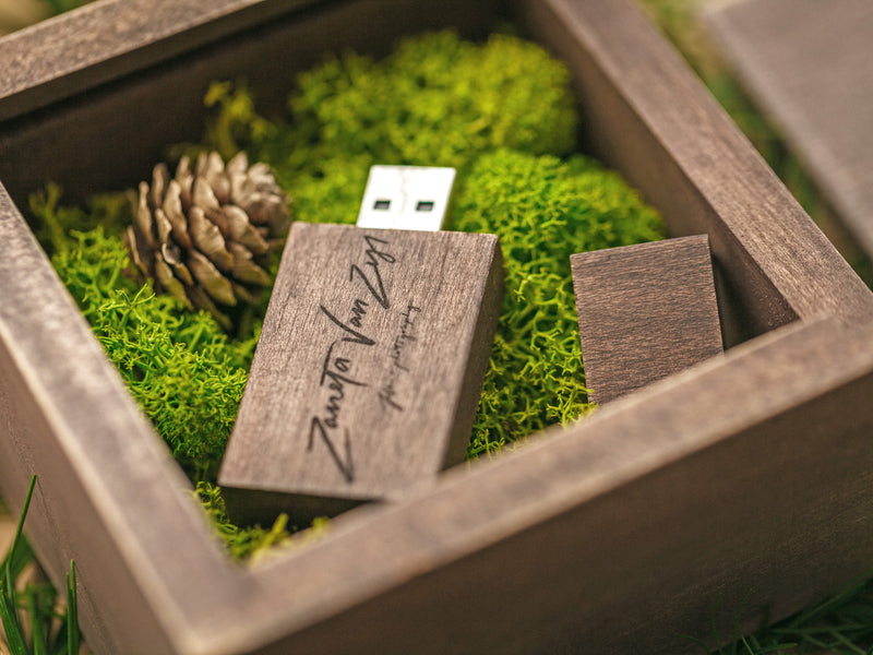 Vintage Wooden Box with Decorative Moss and USB Drive (option)